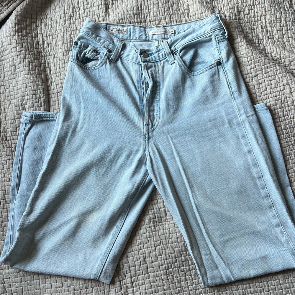 Levi’s Ribcage High Rise Straight Jeans Light Wash Size 26